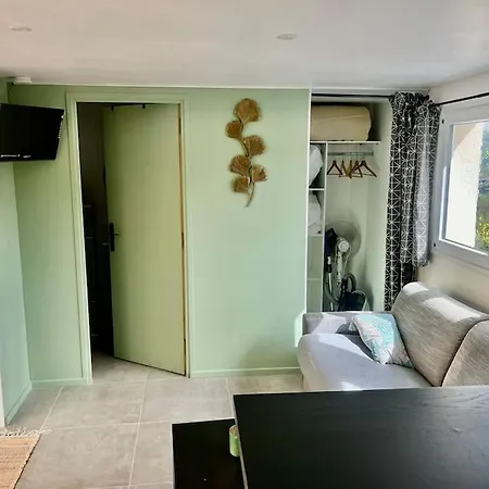 Cosy Avec Terrasse Et Acces Piscine Appartement *