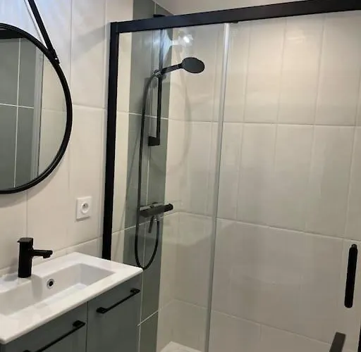 Cosy Avec Terrasse Et Acces Piscine Apartment *